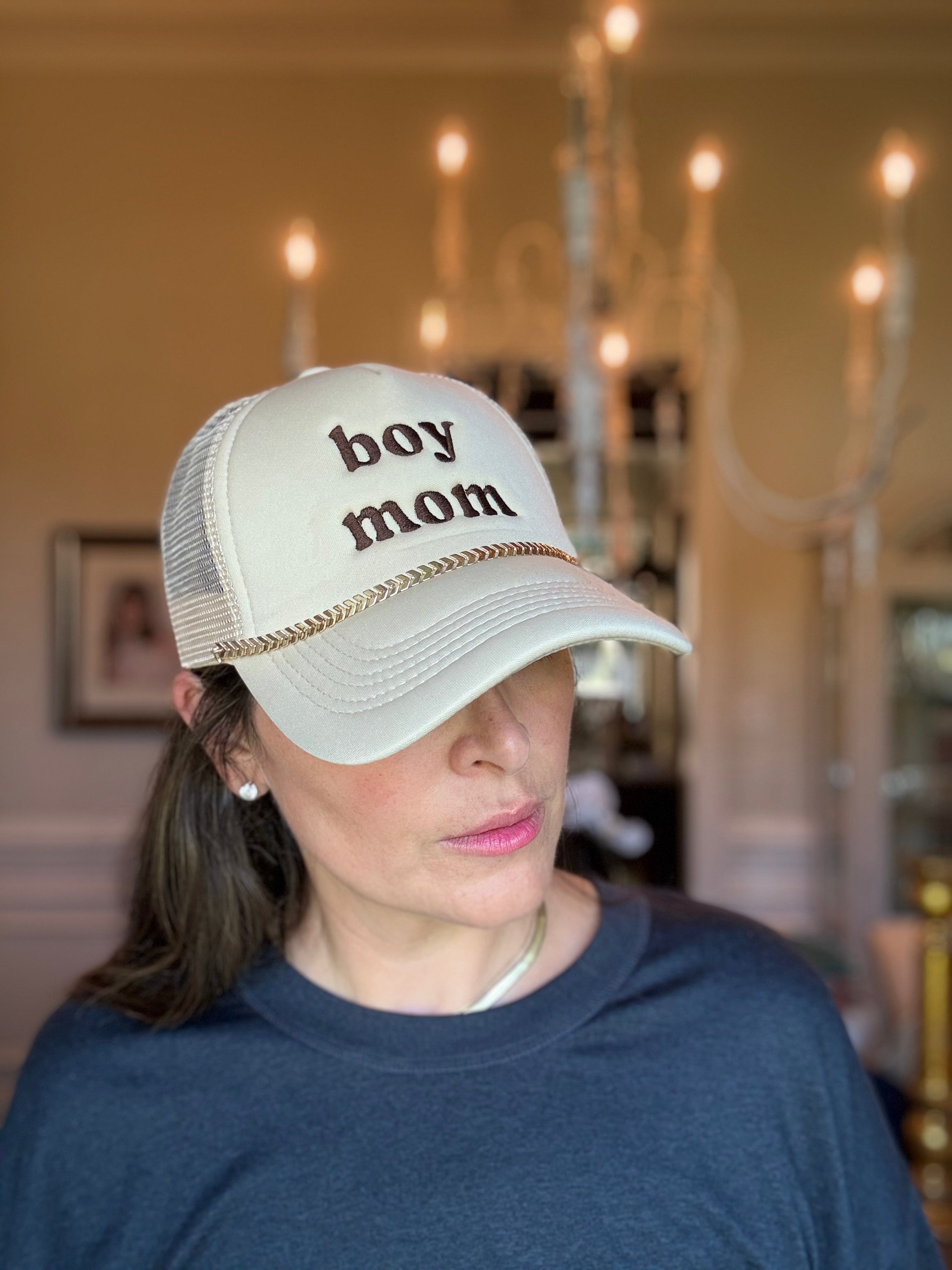 BOY MOM